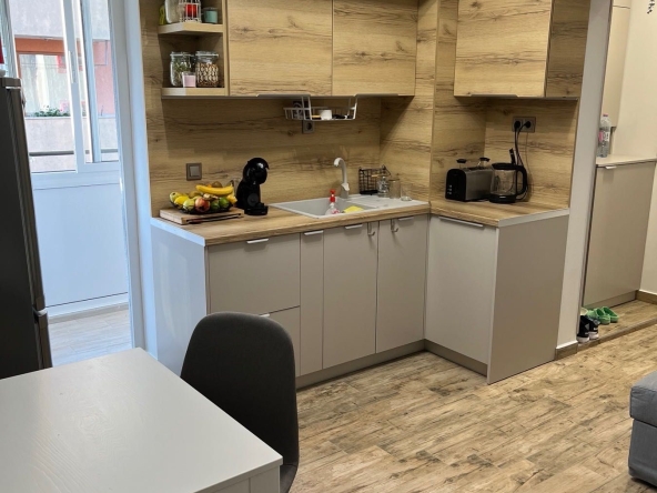 Дава се под наем Тристаен апартамент в Варна, Централна поща - 72 кв.м за 714 € - Снимка #1