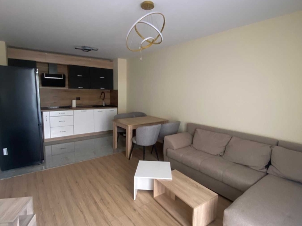 Дава се под наем Тристаен апартамент в София, Център - 86 кв.м за 816 € - Снимка #1