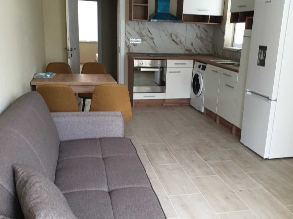 Дава се под наем Двустаен апартамент в Търговище, Център - 60 кв.м за 248.88 € - Снимка #1