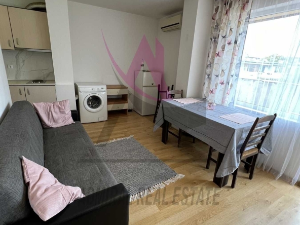 Дава се под наем Двустаен апартамент в Варна, Базар Левски - 65 кв.м за 325 € - Снимка #1