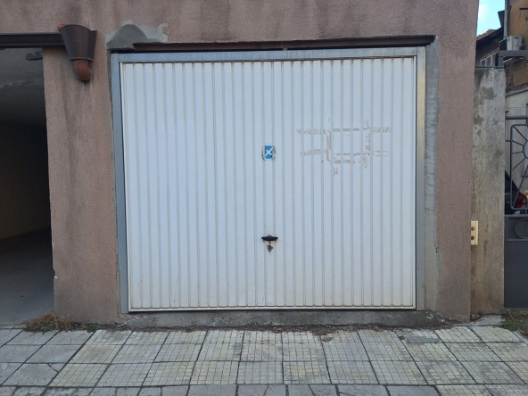 Дава се под наем Гараж / Паркомясто в София, Зона Б-5-3 - 12 кв.м за 69.36 € - Снимка #1