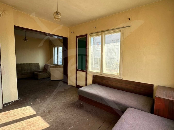 Къща в Хисаря - 360 кв.м за 498 €/кв.м - Снимка #1