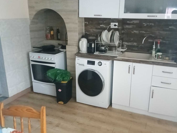 Дава се под наем Къща в Разград, Център - 130 кв.м за 459 € - Снимка #1