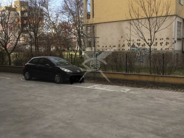 Гараж / Паркомясто в Пловдив, Кючук Париж - 14 кв.м за 310 €/кв.м - Снимка #1