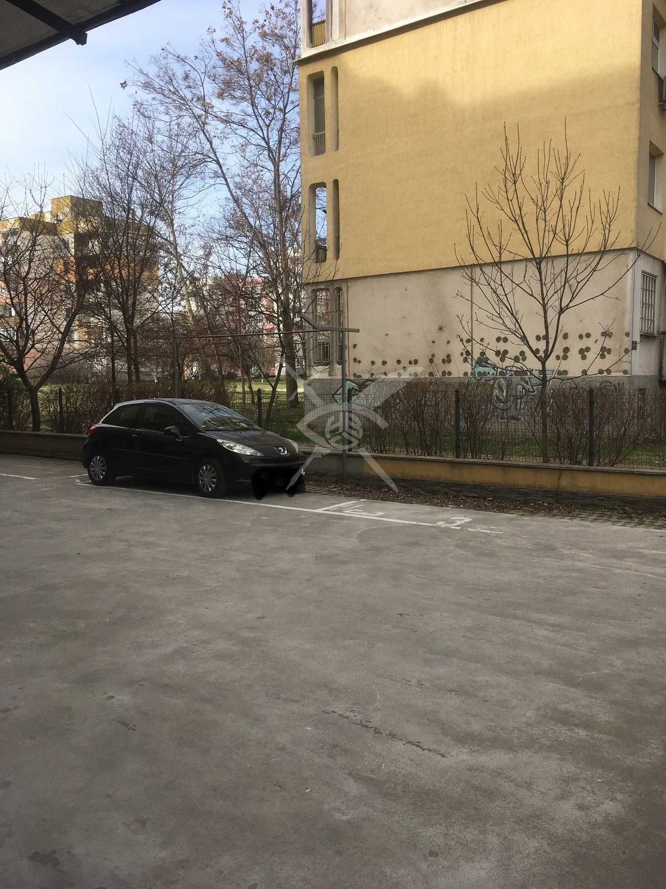 Гараж / Паркомясто в Пловдив, Кючук Париж - 14 кв.м за 310 €/кв.м - Снимка #1