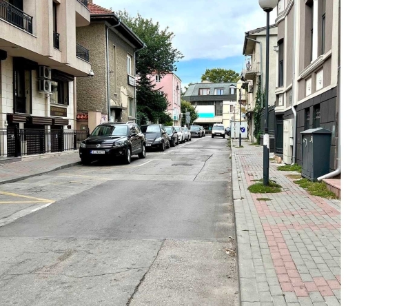 Дава се под наем Офис в Варна, Център - 75 кв.м за 648.21 € - Снимка #1