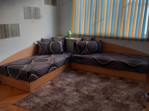 Дава се под наем Тристаен апартамент в Асеновград - 72 кв.м за 398.82 € - Снимка #1