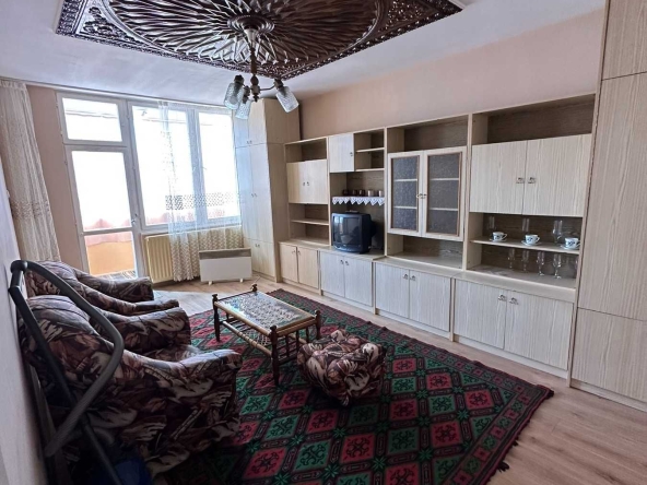 Дава се под наем Тристаен апартамент в Търговище, Изток 1 - 63 кв.м за 199.41 € - Снимка #1