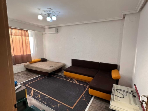 Дава се под наем Двустаен апартамент в Търговище, Запад 2 - 42 кв.м за 199.41 € - Снимка #1