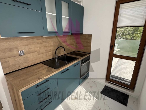 Дава се под наем Тристаен апартамент в Варна, Изгрев - 115 кв.м за 897.6 € - Снимка #1