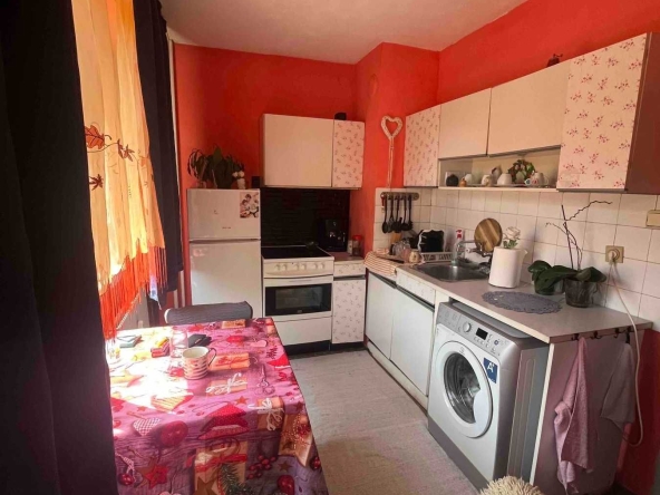 Дава се под наем Едностаен апартамент в София, Център - 44 кв.м за 368.73 € - Снимка #1