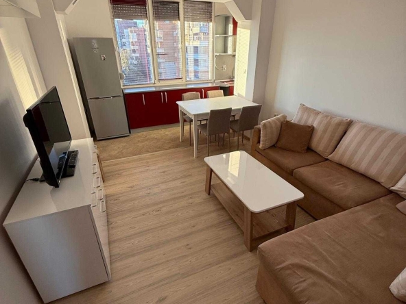 Дава се под наем Тристаен апартамент в Велико Търново, Център - 70 кв.м за 418.71 € - Снимка #1