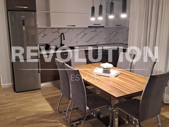 Дава се под наем Четиристаен апартамент в Пловдив, Мараша - 120 кв.м за 550 € - Снимка #1