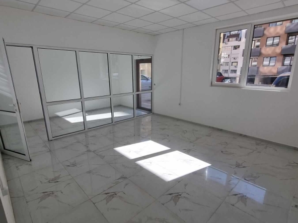 Дава се под наем Офис в София, Дървеница - 35 кв.м за 398.82 € - Снимка #1