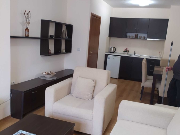 Двустаен апартамент в Велинград - 69 кв.м за 1189 €/кв.м - Снимка #1