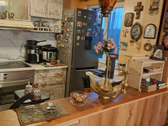 Дава се под наем Етаж от къща в Казанлък - 80 кв.м за 255 € - Снимка #1