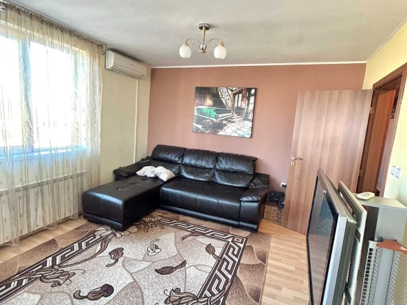 Дава се под наем Тристаен апартамент в София, Люлин 8 - 130 кв.м за 765 € - Снимка #1