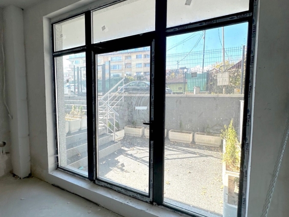 Магазин в София, Студентски град - 51 кв.м за 1177 €/кв.м - Снимка #1