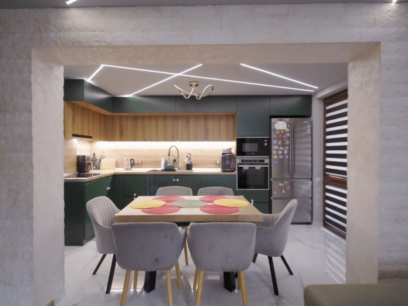 Етаж от къща в Враца, Медковец - 120 кв.м за 1662 €/кв.м - Снимка #1