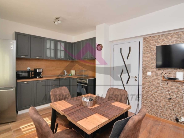 Дава се под наем Двустаен апартамент в Варна, Аспарухово - 55 кв.м за 600 € - Снимка #1