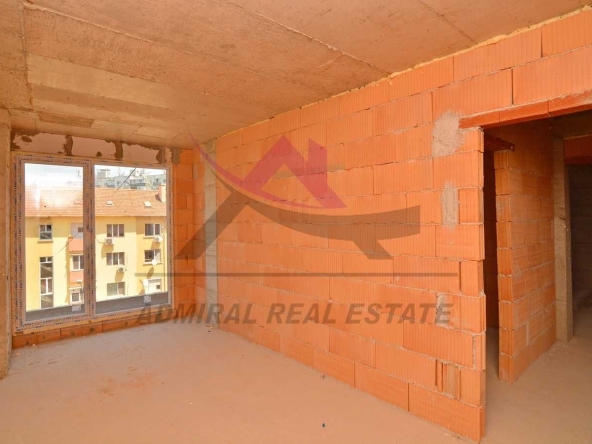 Тристаен апартамент в Варна, Колхозен пазар - 97 кв.м за 1825 €/кв.м - Снимка #1