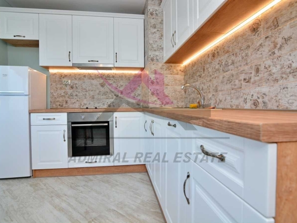 Дава се под наем Четиристаен апартамент в Варна, Цветен квартал - 86 кв.м за 750 € - Снимка #1