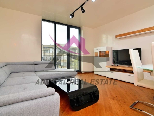 Тристаен апартамент в Варна, Чайка - 108 кв.м за 4167 €/кв.м - Снимка #1