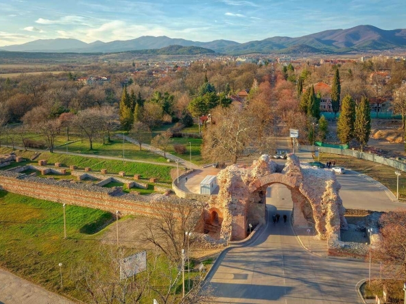 Парцел в Хисаря - 1000 кв.м за 40 €/кв.м - Снимка #1