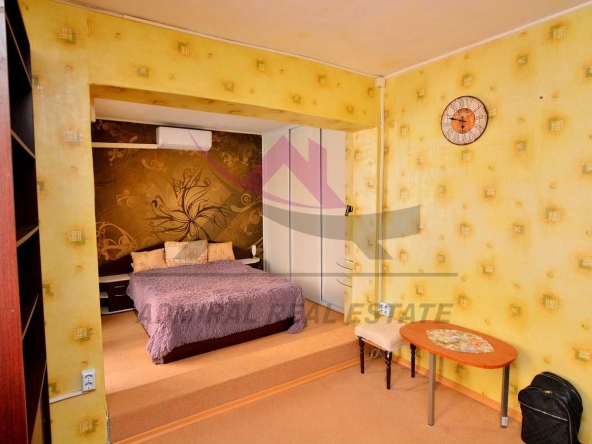 Дава се под наем Тристаен апартамент в Варна, Лятно кино Тракия - 90 кв.м за 511 € - Снимка #1