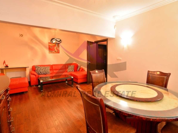 Дава се под наем Тристаен апартамент в Варна, Център - 90 кв.м за 767 € - Снимка #1