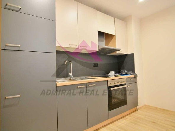 Дава се под наем Тристаен апартамент в Варна, Младост 1 - 86 кв.м за 716 € - Снимка #1