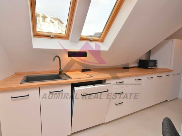 Дава се под наем Тристаен апартамент в Варна, Базар Левски - 65 кв.м за 750 € - Снимка #1