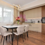 Тристаен апартамент в Варна, Базар Левски - 102 кв.м за 2500 €/кв.м - Снимка #1