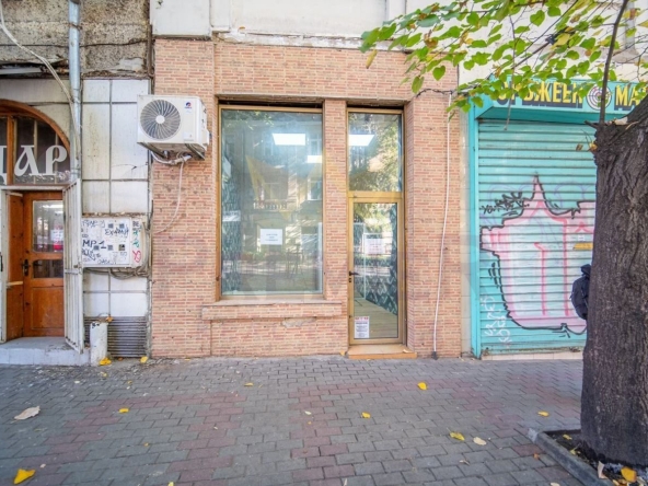 Магазин в Варна, Метро - 16 кв.м за 2710 €/кв.м - Снимка #1