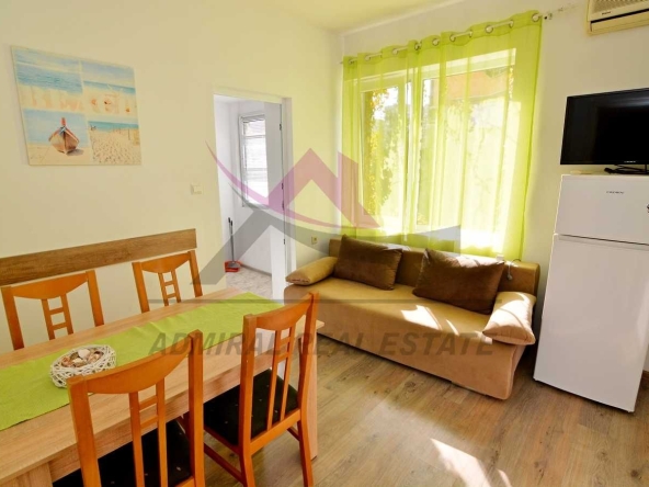 Дава се под наем Двустаен апартамент в Варна, Център - 60 кв.м за 478.38 € - Снимка #1