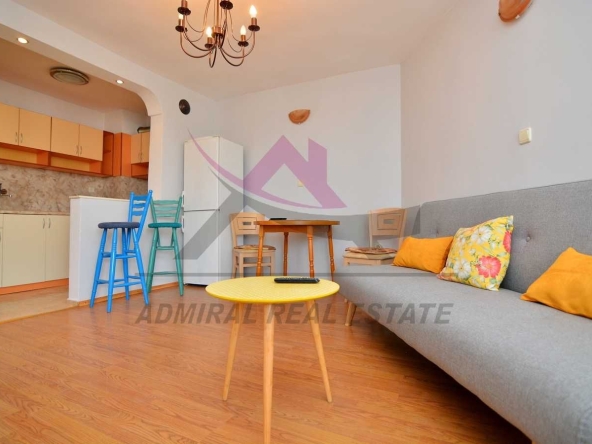 Дава се под наем Двустаен апартамент в Варна, Лятно кино Тракия - 55 кв.м за 438.6 € - Снимка #1