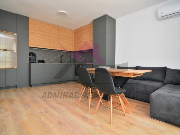 Дава се под наем Двустаен апартамент в Варна, Изгрев - 53 кв.м за 498.27 € - Снимка #1