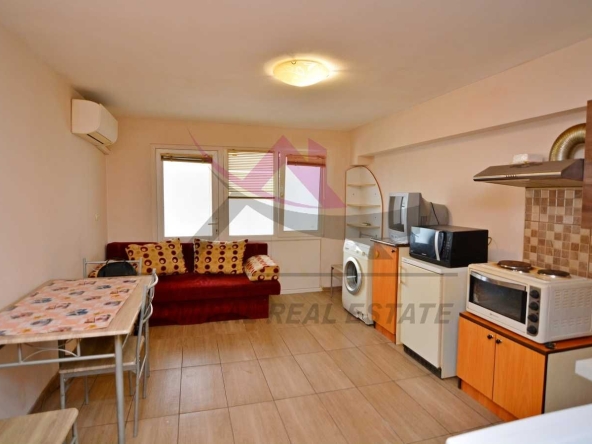 Дава се под наем Едностаен апартамент в Варна, Левски - 25 кв.м за 199.41 € - Снимка #1