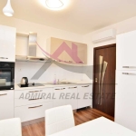 Дава се под наем Тристаен апартамент в Варна, Център - 107 кв.м за 1000 € - Снимка #1