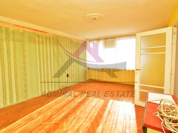 Четиристаен апартамент в Варна, Лятно кино Тракия - 93 кв.м за 1936 €/кв.м - Снимка #1
