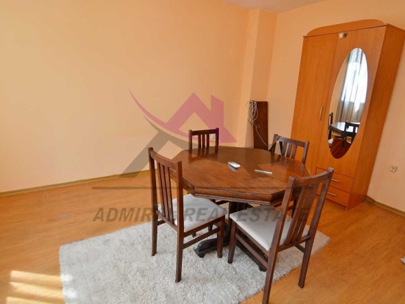 Дава се под наем Тристаен апартамент в Варна, Лятно кино Тракия - 87 кв.м за 350 € - Снимка #1