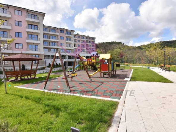 Двустаен апартамент в Варна, Виница - 79 кв.м за 1304 €/кв.м - Снимка #1