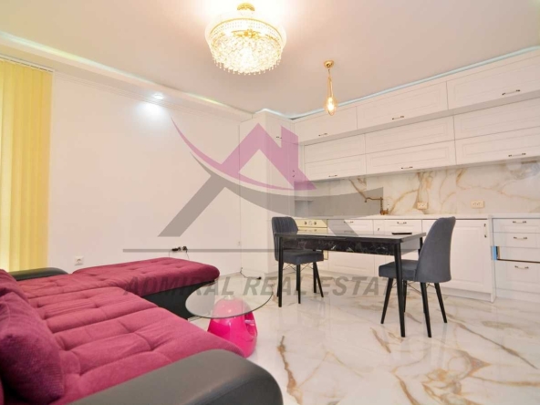 Дава се под наем Двустаен апартамент в Варна, Възраждане 3 - 65 кв.м за 550 € - Снимка #1