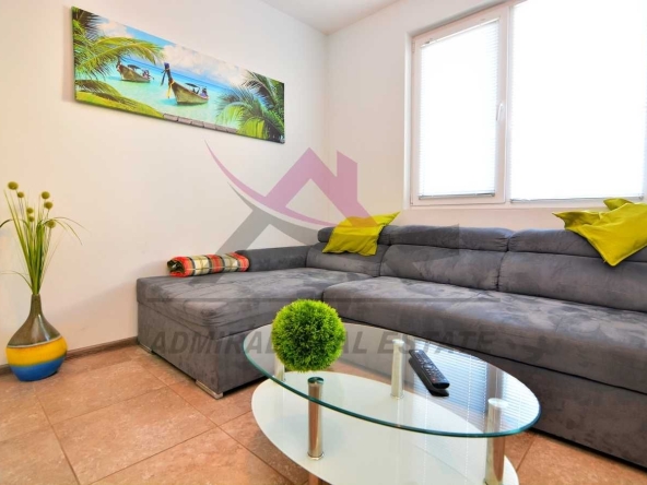 Дава се под наем Четиристаен апартамент в Варна, Център - 78 кв.м за 720 € - Снимка #1