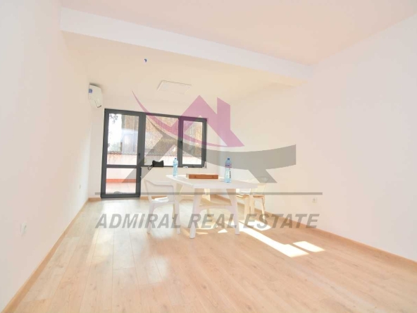 Дава се под наем Офис в Варна, Център - 67 кв.м за 500 € - Снимка #1