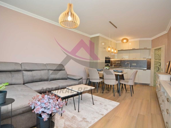 Дава се под наем Двустаен апартамент в Варна, Бриз - 70 кв.м за 1100 € - Снимка #1