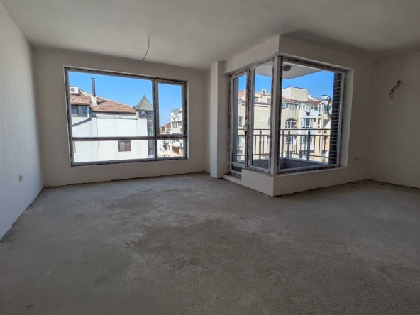 Тристаен апартамент в Бургас, Възраждане - 93 кв.м за 2366 €/кв.м - Снимка #1