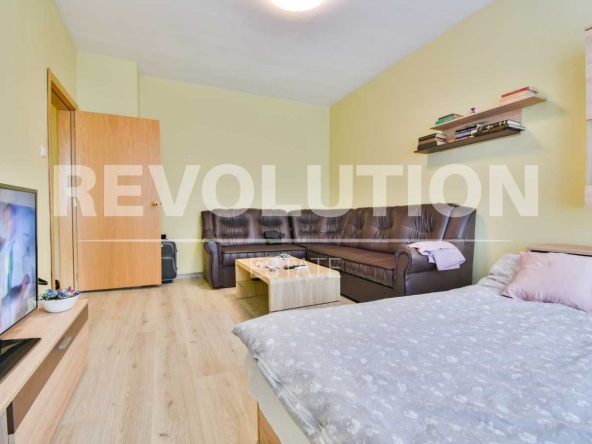 Дава се под наем Двустаен апартамент в София, Младост 1 - 57 кв.м за 400 € - Снимка #1