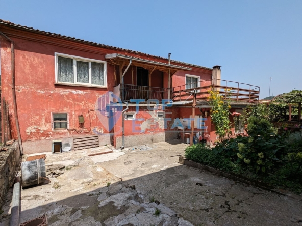 Къща в Елена - 390 кв.м за 114 €/кв.м - Снимка #1