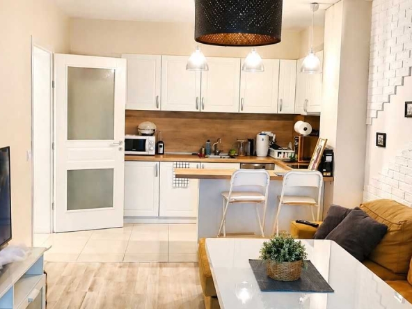 Дава се под наем Тристаен апартамент в София, Младост 4 - 85 кв.м за 746.64 € - Снимка #1